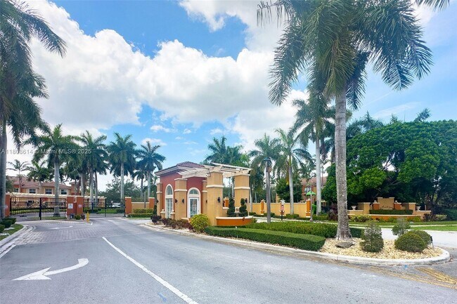 SO FLO Real Estate Group 2741 SW 120th Ter # 305-3 MIRAMAR, FL - 2741 SW 120th Ter