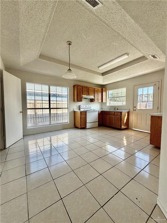 Building Photo - 13 Sol Dorado St