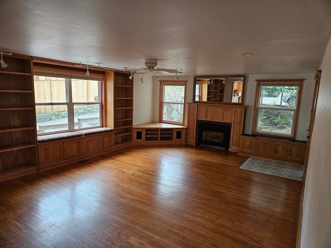 Foto del edificio - 12341 36th Ave NE