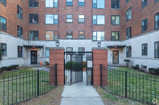 Building Photo - 3075 E Cheltenham