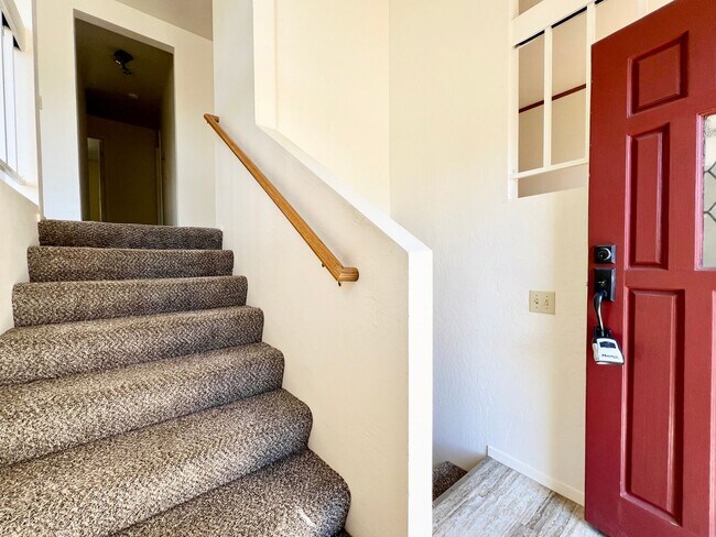 Foto del edificio - Spacious 4-Bed, 3-Bath Single-Family Home ...