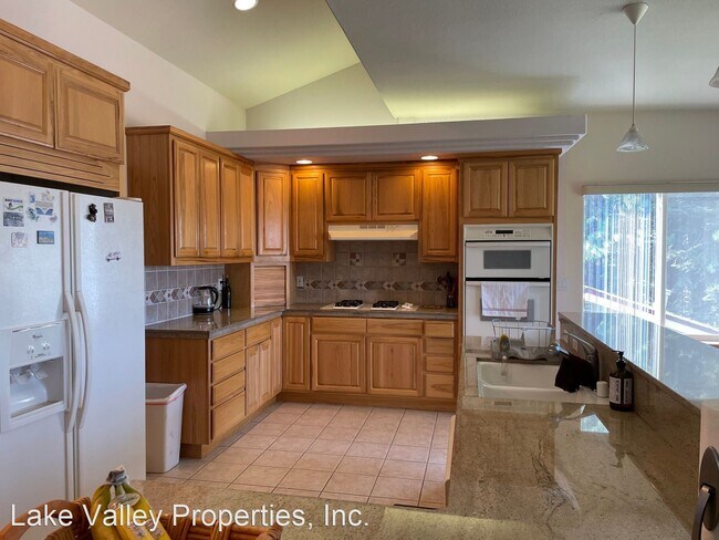 Building Photo - 2 br, 1.5 bath House - 597 Tahoe Island Dr.