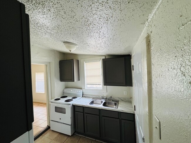 Building Photo - 1256 Bridier St