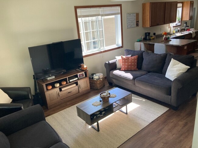 Building Photo - 1820 Olive St