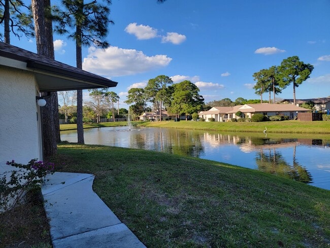 Building Photo - 2833 Stoneway Ln