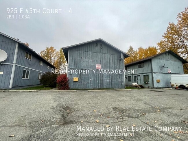Building Photo - 925 E 45th Ct