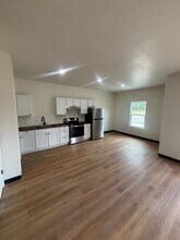 Building Photo - 231 Walnut Hill Ln