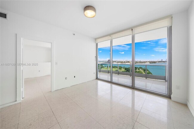 Foto del edificio - 900 Biscayne Blvd