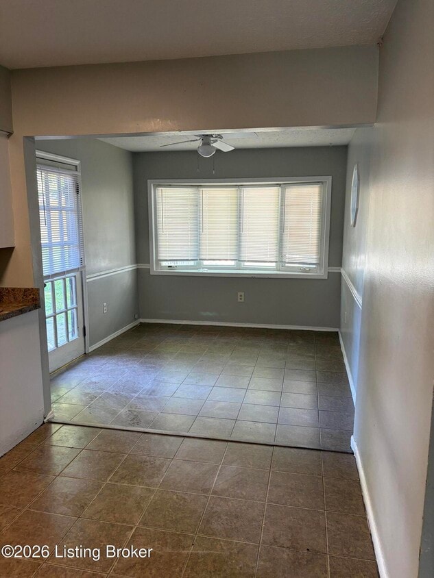 Building Photo - 9219 Aristides Dr