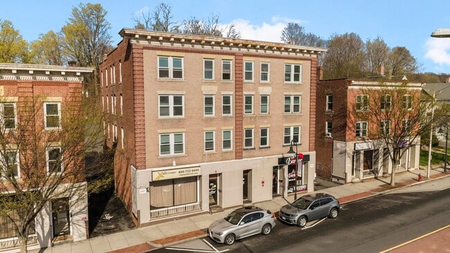 Photo - 425 N Main St Apartment