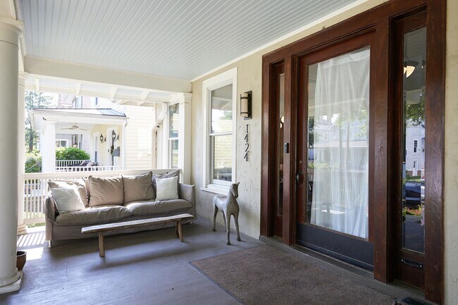 Photo - Sunny, Spacious, & Spectacular House