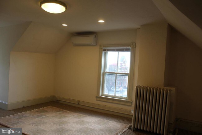 Building Photo - 72 N Main St