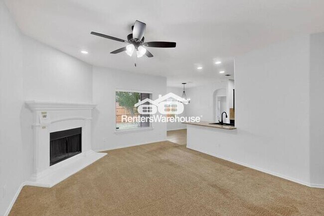 Building Photo - MOVE IN READY - 3BED/2BATH - HASLET, TEXAS