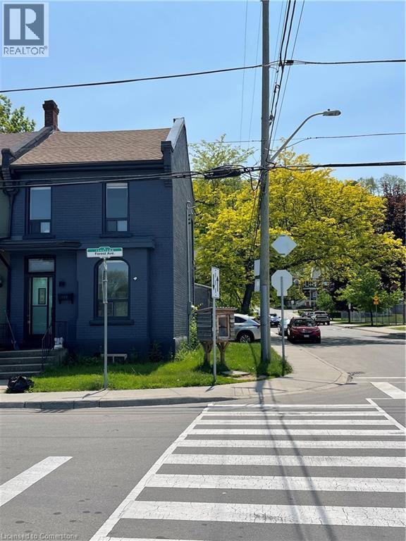 Primary Photo - 182 Forest Ave