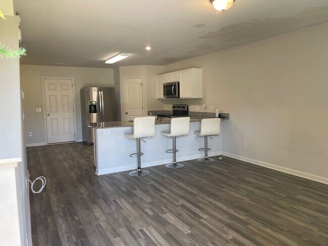 Building Photo - Beautiful 4 bed 3 bath home!