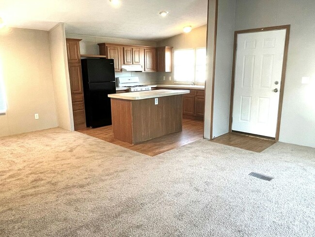 Building Photo - 412 Geneva Dr
