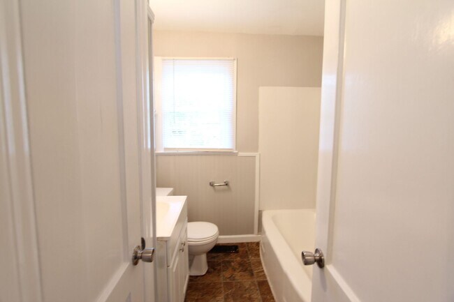 Foto del edificio - New On The Market! 3 Bedroom 1 Bath