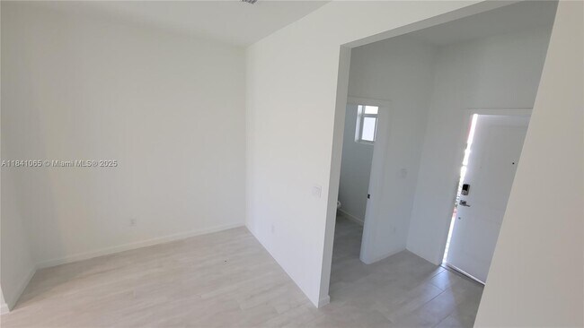 Foto del edificio - 1759 SE 8th Terrace