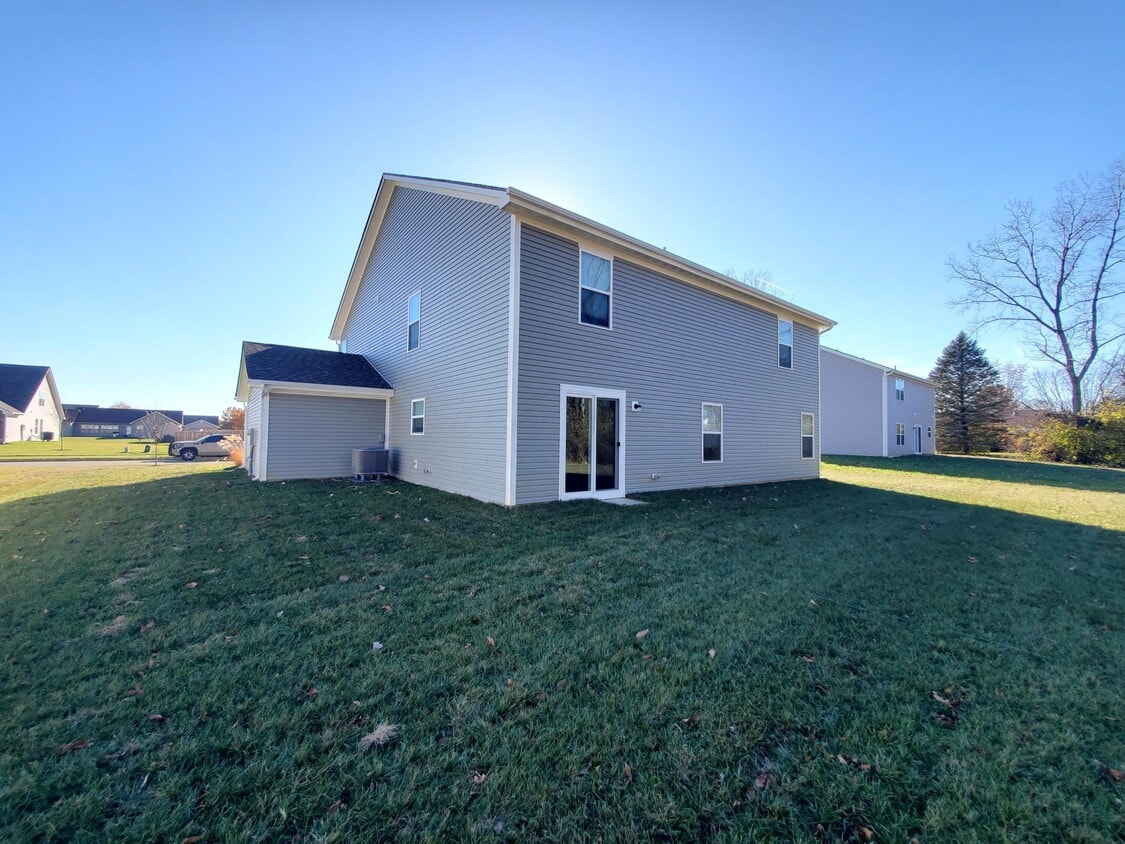 Building Photo - 15 Clinchfield Ct