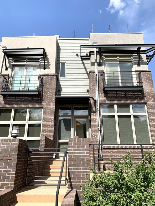 Foto del edificio - 1297 Maple St