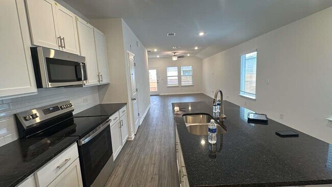 Building Photo - 444 Breccia Trl