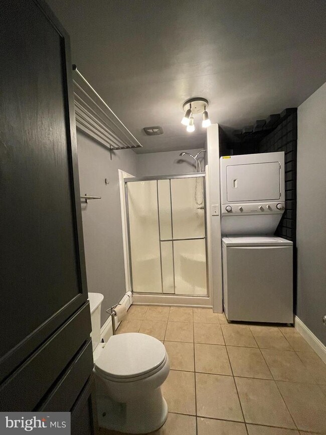 Foto del edificio - 2201 E Thompson St