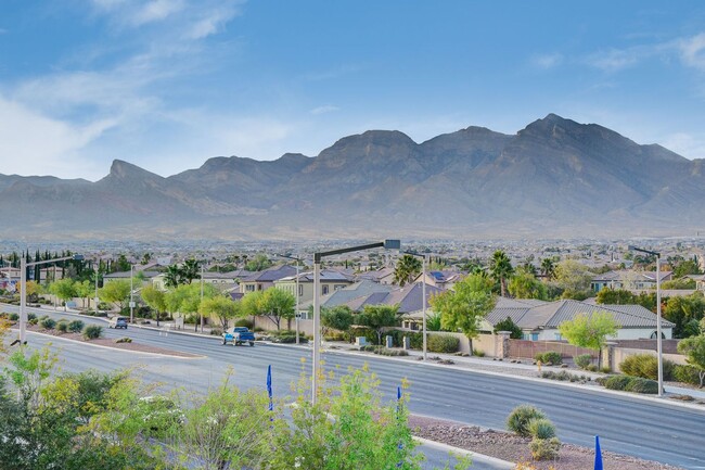 Foto del edificio - MOUNTAIN VIEW SUMMERLIN CONDO IN GATED COM...