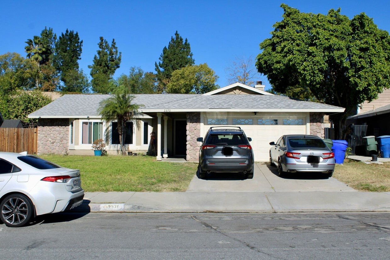 Foto principal - Charming 3BR House in Colton