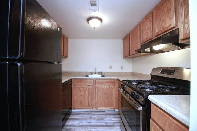 Building Photo - Brighton Apartments