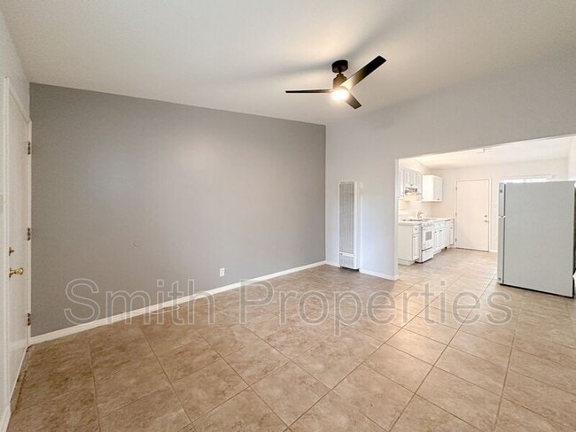 Building Photo - 2204 Carnegie Ln