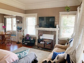 Building Photo - 1021 High St