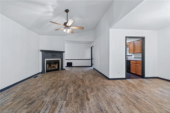 Foto del edificio - 8517 Spruce Dr