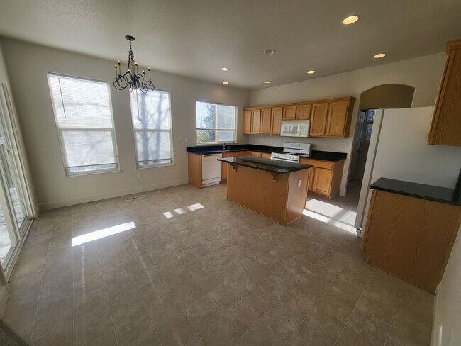 Building Photo - 2495 Table Rock Dr