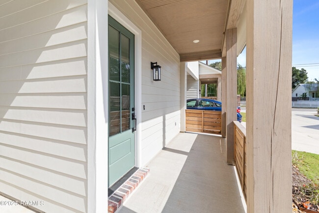 Building Photo - 119 Mayberry Grv St