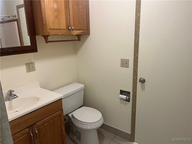 Building Photo - 533 Martha Ave