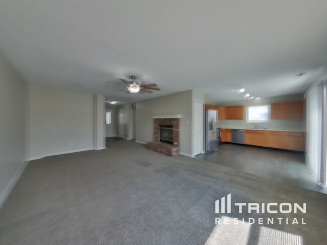 Building Photo - 6916 N Karnes Dr