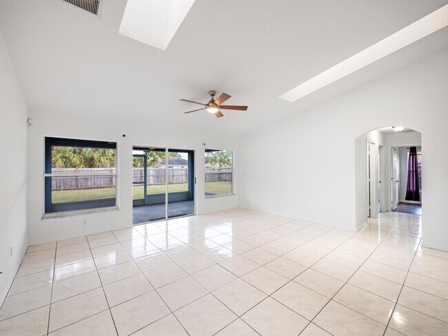 Foto del edificio - 949 SE Bywood Ave