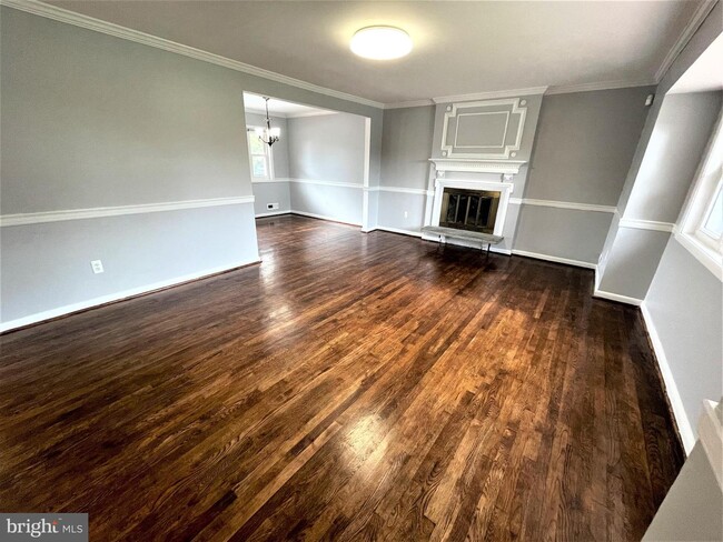 Building Photo - 5808 Flaxton Pl