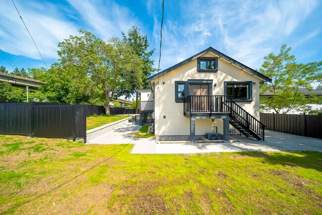 Photo du bâtiment - 7620 Gilley Ave