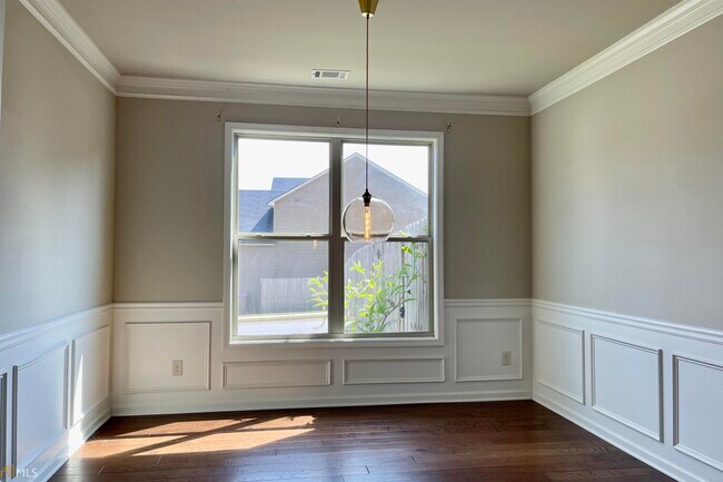 Building Photo - 7531 Silk Tree Pointe
