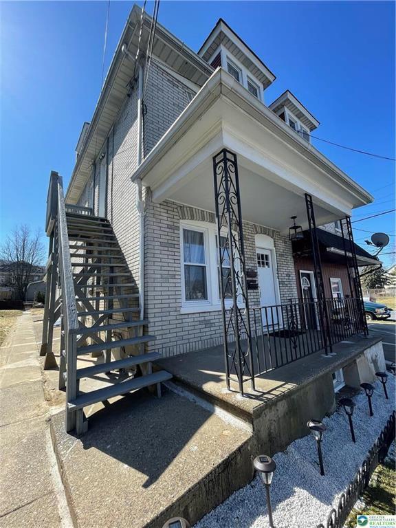 Primary Photo - 648 Line St