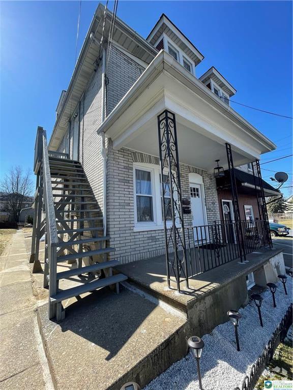Building Photo - 648 Line St