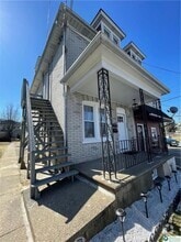 Building Photo - 648 Line St