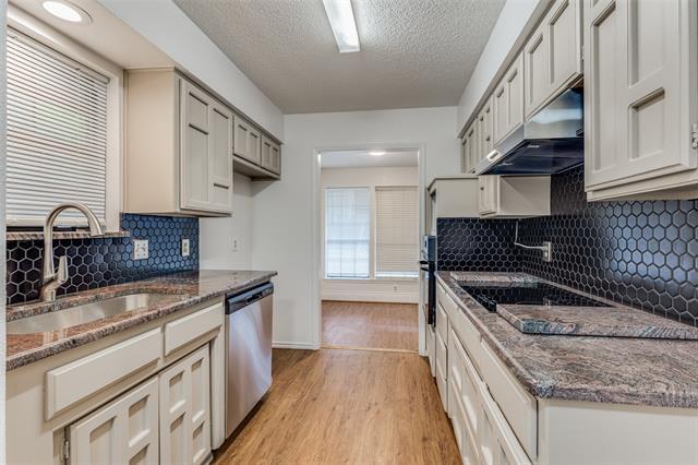 Building Photo - 4203 Oak Country Dr
