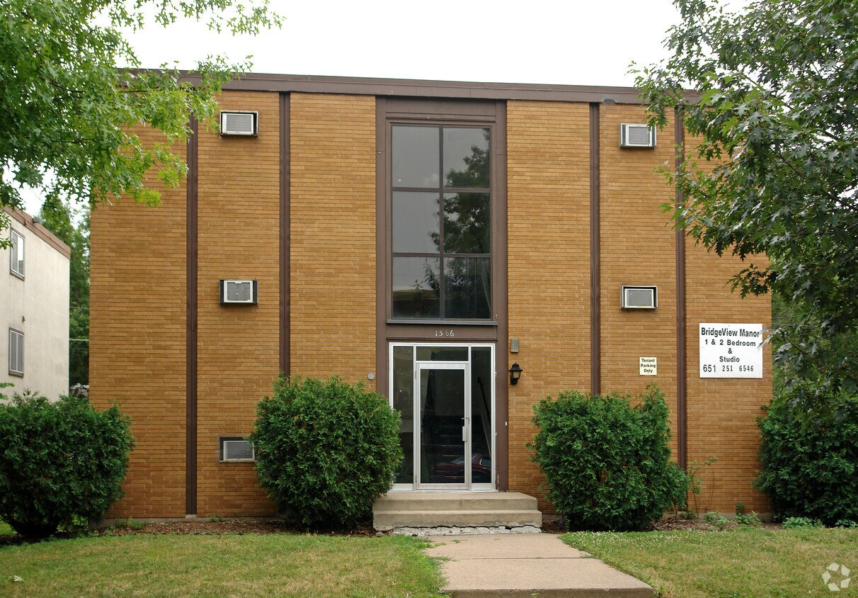 Bridgeview Manor Apartments in Saint Paul, MN