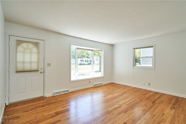 Foto del edificio - 1056 Endicott Dr