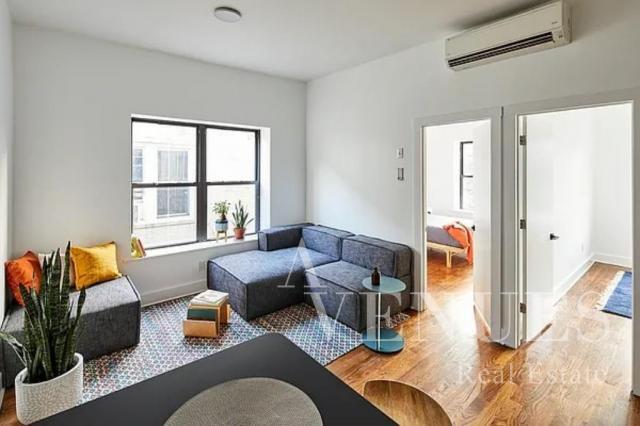 Foto principal - 4 bedroom in Brooklyn NY 11226