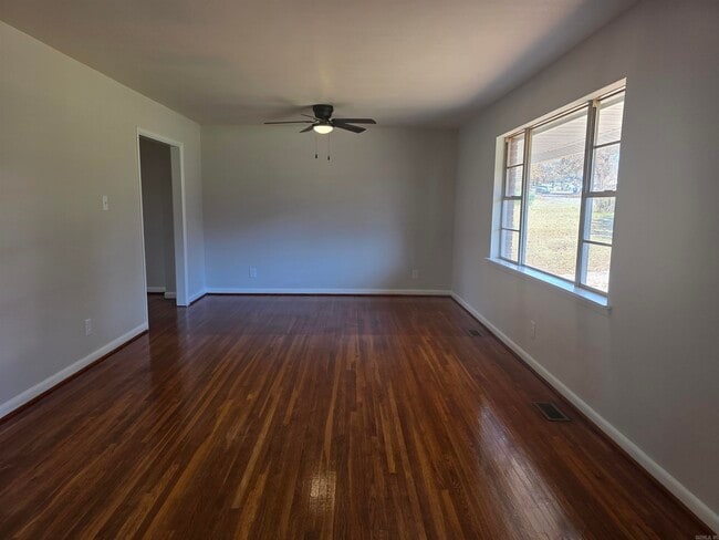 Foto del edificio - 15 Cliffwood Cir