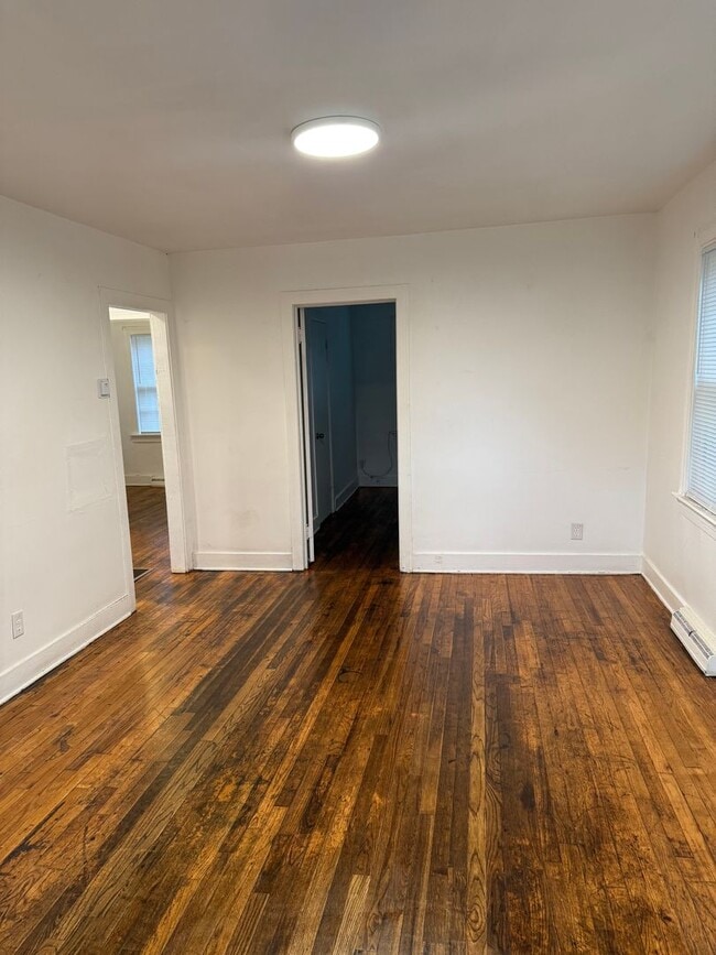 Building Photo - 808 D St