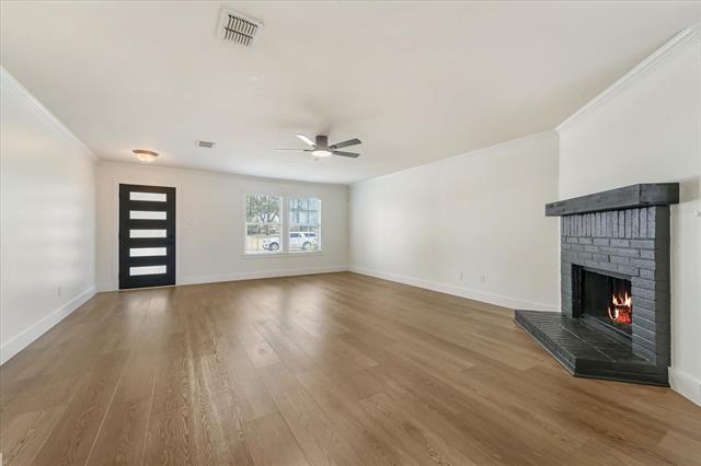 Foto del edificio - 6409 Saddleback Dr
